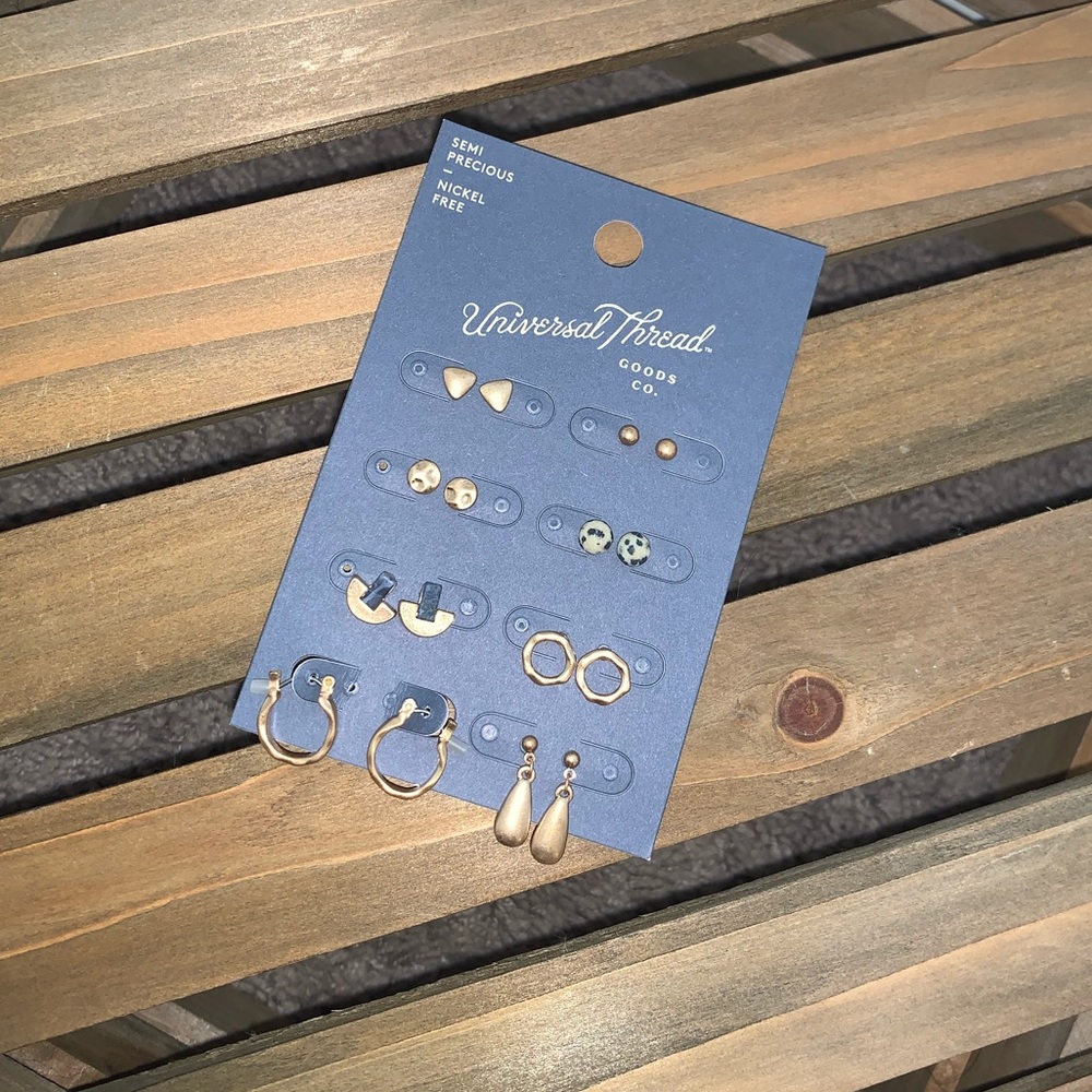 Pack of earrings